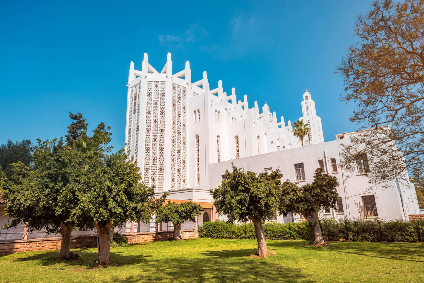 DreamDestinations-Website-Afbeeldingen-Bezienswaardigheden-Marokko-Casablanca-KathedraalVanHetHeiligHart-1