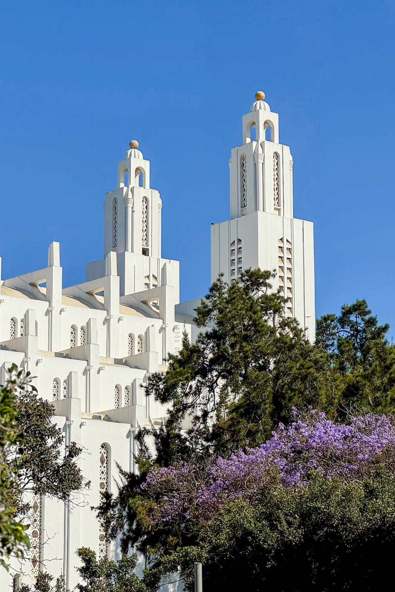 DreamDestinations-Website-Afbeeldingen-Bezienswaardigheden-Marokko-Casablanca-KathedraalVanHetHeiligHart-4